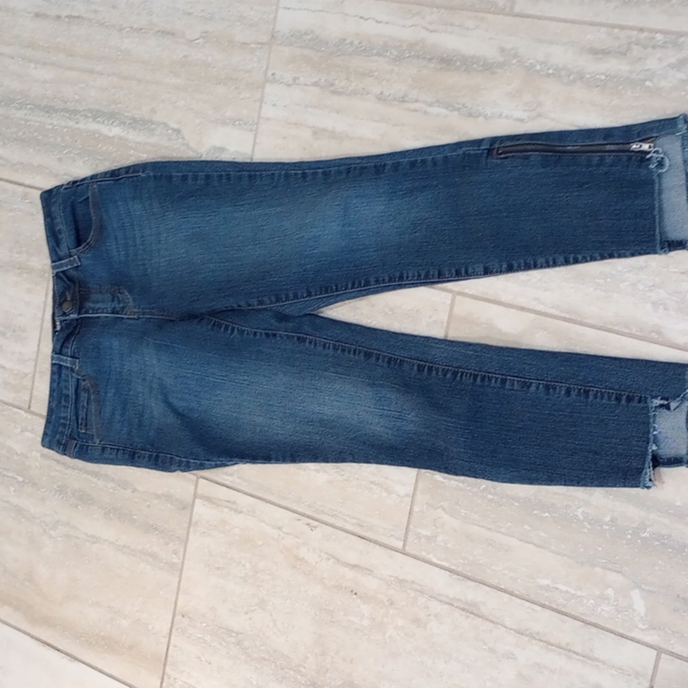 D jeans ankle unfinished hem a size 4